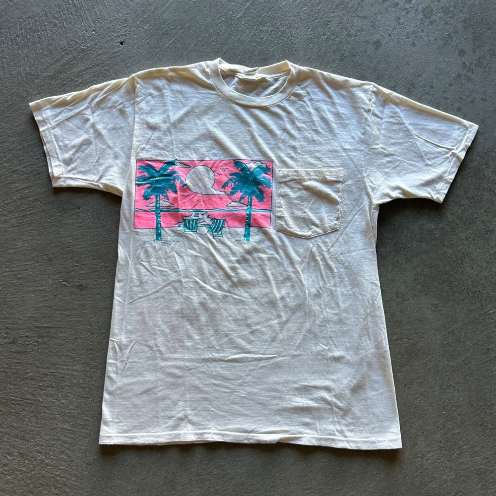 Vintage 80s Tropical Beach Pocket Shirt Size Medium White Palm Tree Scene USA